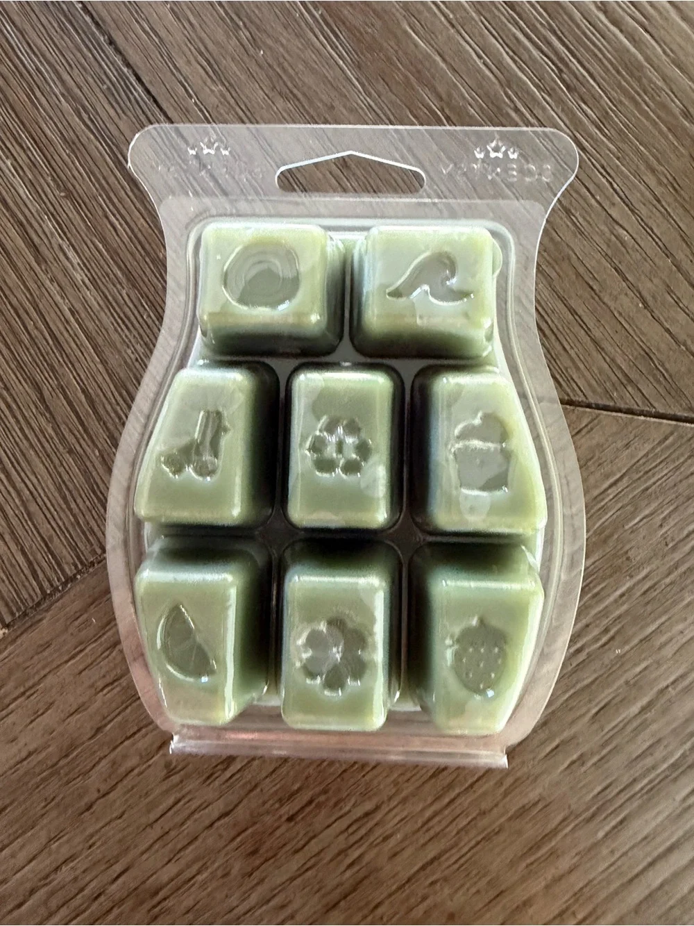 Scentsy Holly Berry Cinnamon Retired Holiday Wax Bar